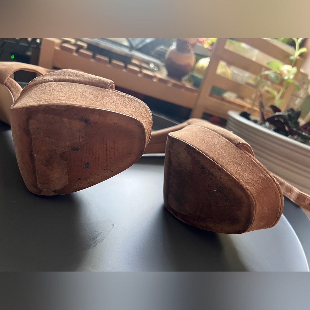 Steve Madden Tan Platform Heels - Picture 4 of 10